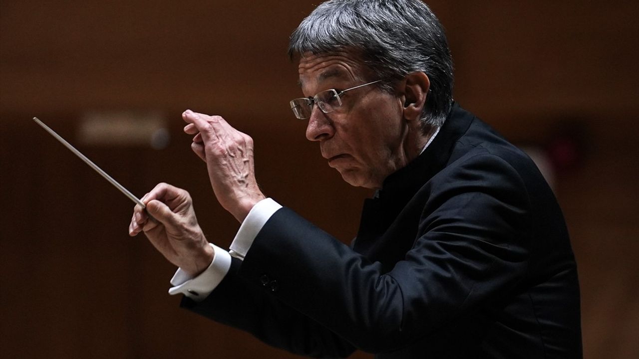 Alexander Malofeev, Ankara'da Cumhurbaşkanlığı Senfoni Orkestrası ile Konser Verdi