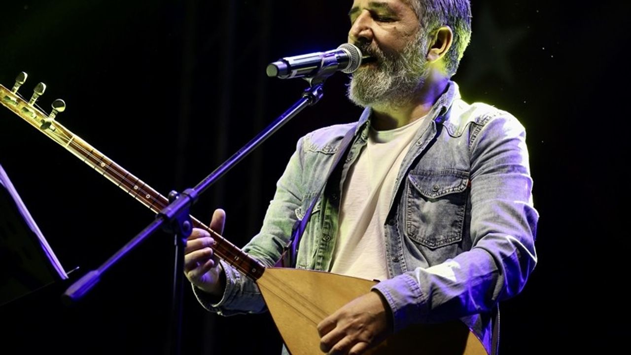 Ali Kınık, Muğla'da Coşkulu Bir Konser Verdi