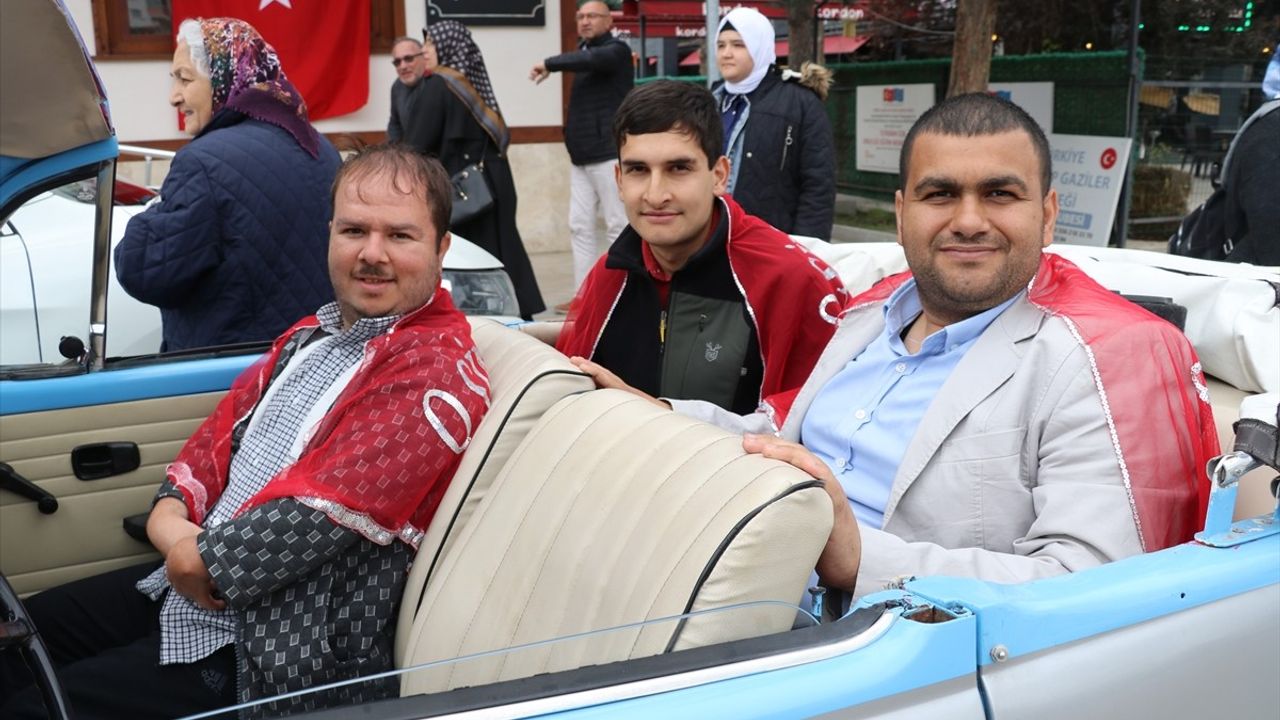Amasya'da Engelli Gençlere Temsili Askerlik Kınası Yakıldı