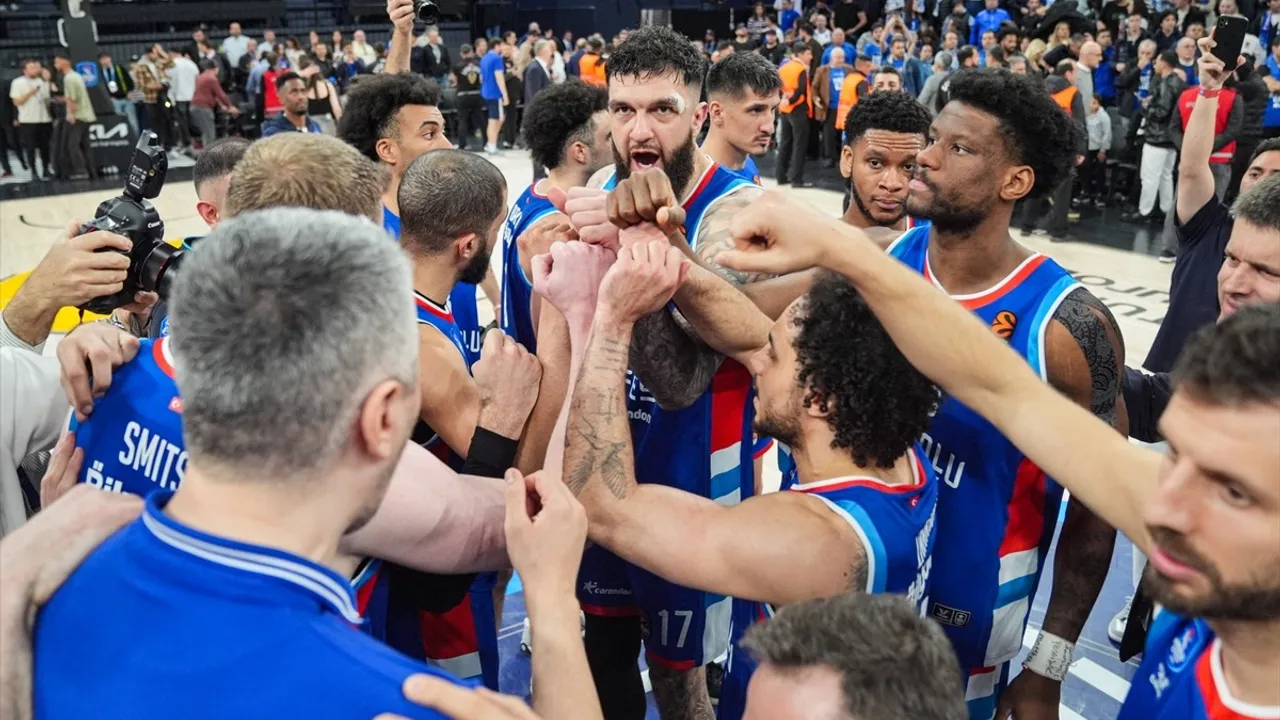 Anadolu Efes, THY Avrupa Ligi Play-off Serisinde Panathinaikos'u Geçti: 85-82