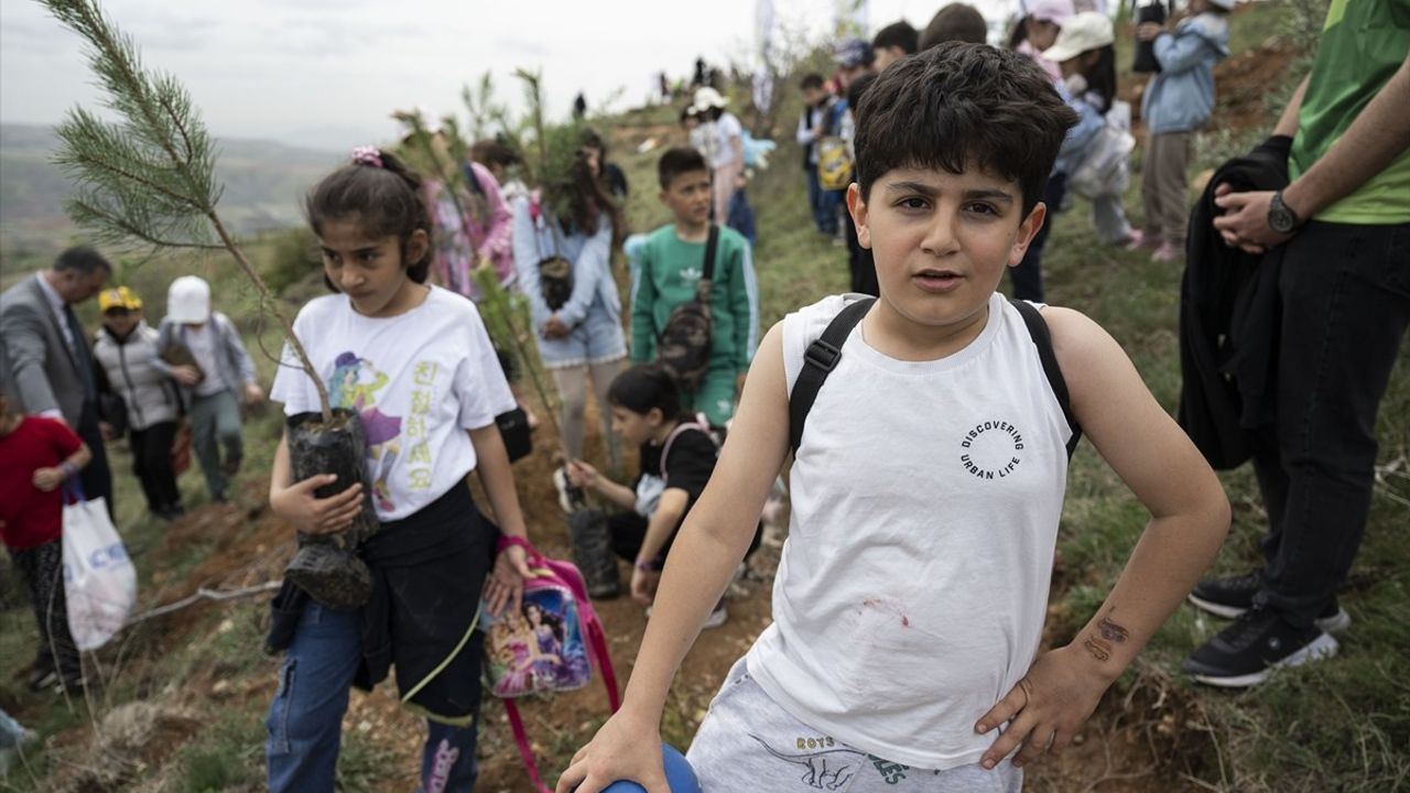 Ankara'da 'Ailen İçin Fidan Dik' Etkinliği Düzenlendi