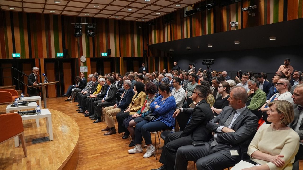 Ankara'da 'Avrupa'nın Güvenliğini Şekillendirmek' Paneli Düzenlendi