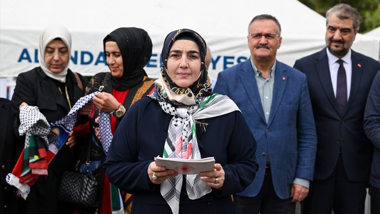 Ankara'da Gazze İçin 'Hayır Çarşısı' Açıldı