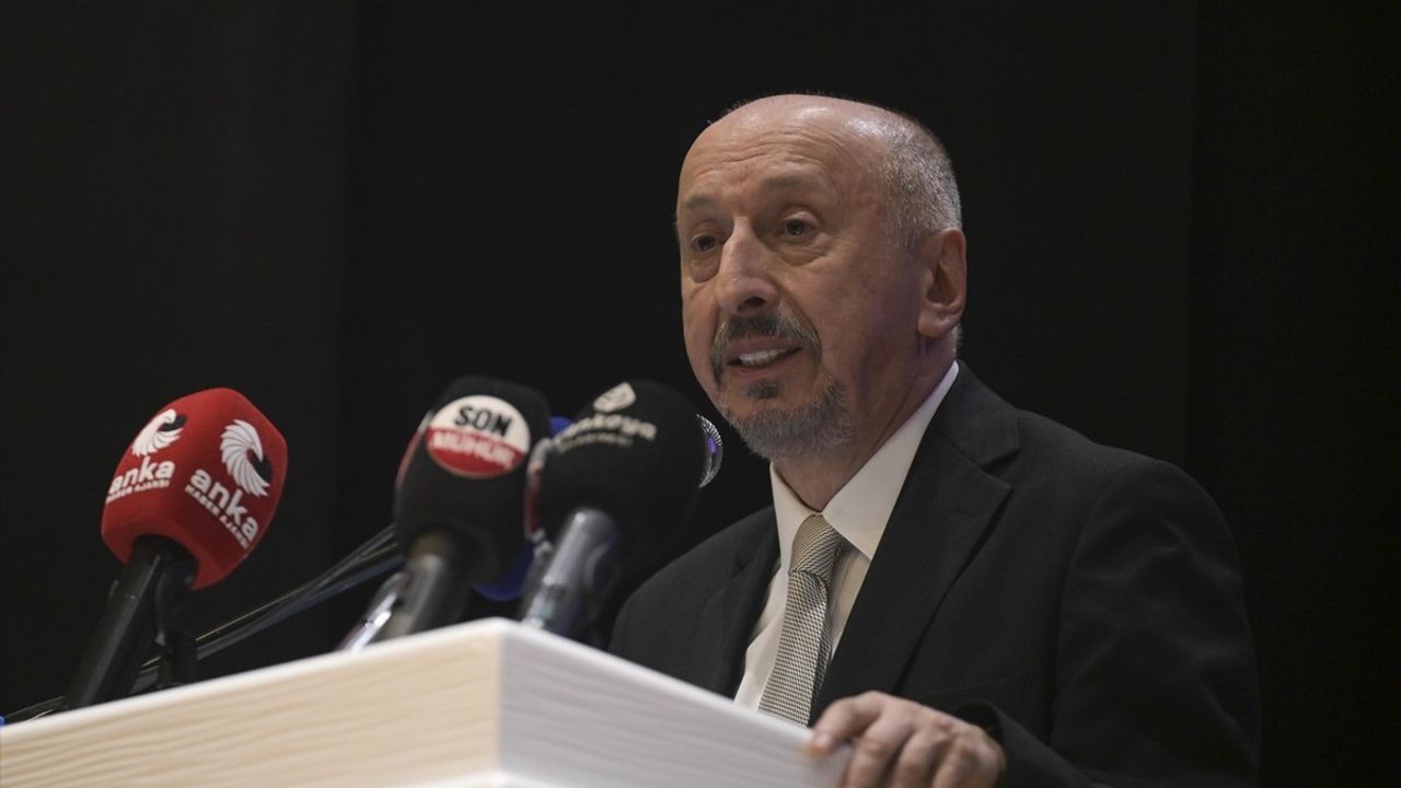 Ankara'da 'Her Yönüyle Ecevit' Paneli Gerçekleştirildi