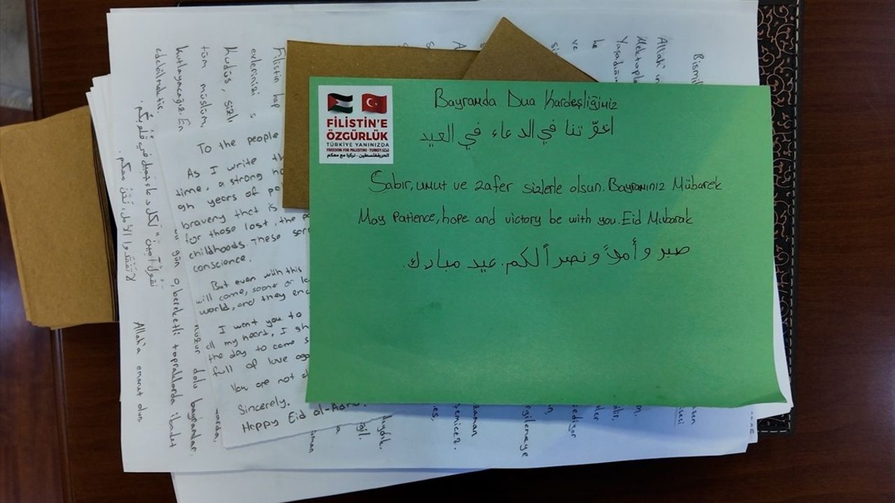 Ankara'daki Lise Öğrencileri, Gazze İçin Moral Mektupları Gönderdi