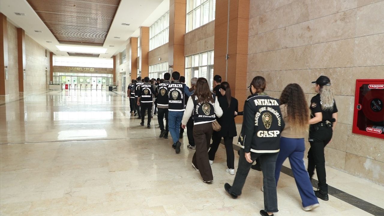 Antalya'da Fuhuş Operasyonu: 1 Şüpheli Tutuklandı