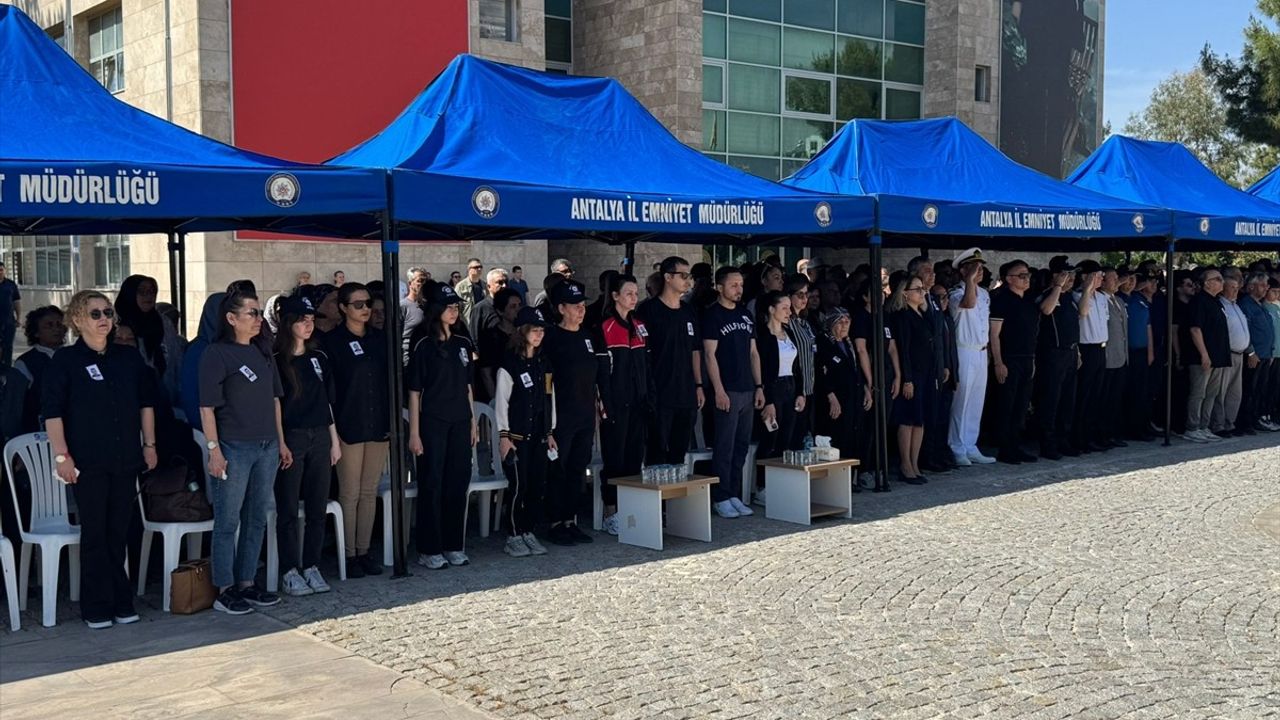 Antalya'da Kalp Krizi Nedeniyle Hayatını Kaybeden Polis Memuru İçin Tören Düzenlendi