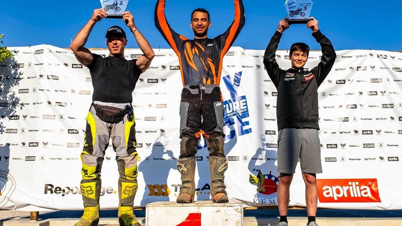 Antalya'nın Kemer İlçesinde 'Sky Adventure' Motosiklet Yarışı Gerçekleşti