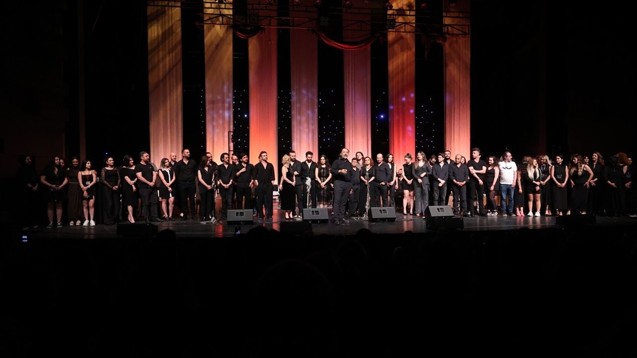 Antalya Şehir Tiyatroları 41. Yılda 75 Bin Seyirciye Ulaştı