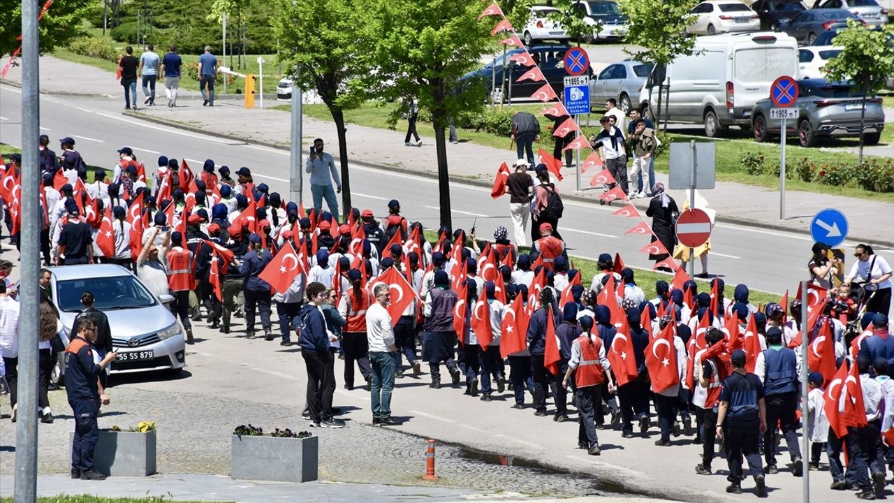 Atatürk'ü Temsil Eden Bayrak Samsun'da Karaya Çıkarıldı