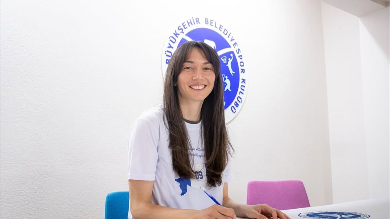 Aydın Büyükşehir Belediyespor, Kaptan Fatma Şekerci ile Sözleşme Yeniledi