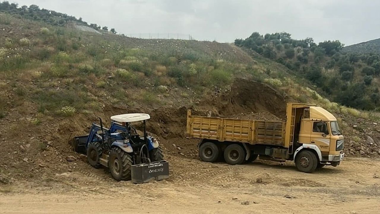 Aydın'da Kayan Topraktaki Kepçe Operatörü Hayatını Kaybetti