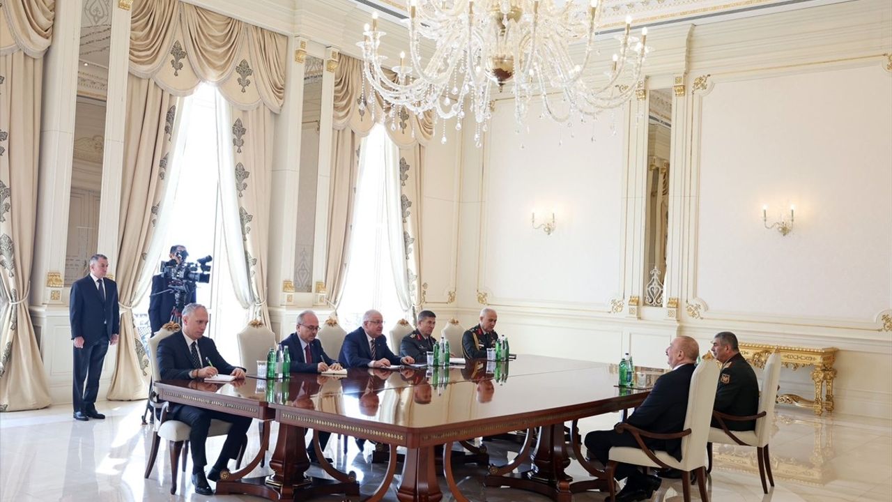 Azerbaycan Cumhurbaşkanı Aliyev, Milli Savunma Bakanı Yaşar Güler'i Kabul Etti