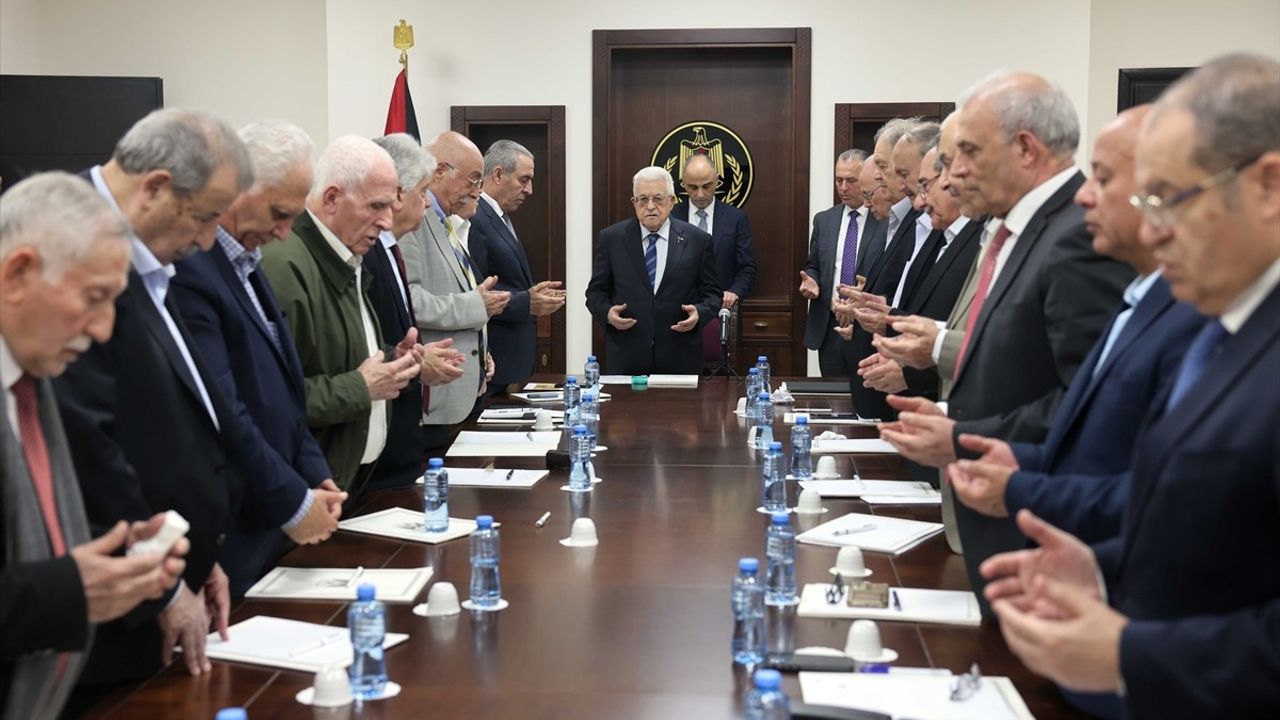 Azzam el-Ahmed, FKÖ İcra Komitesi Genel Sekreteri Olarak Atandı