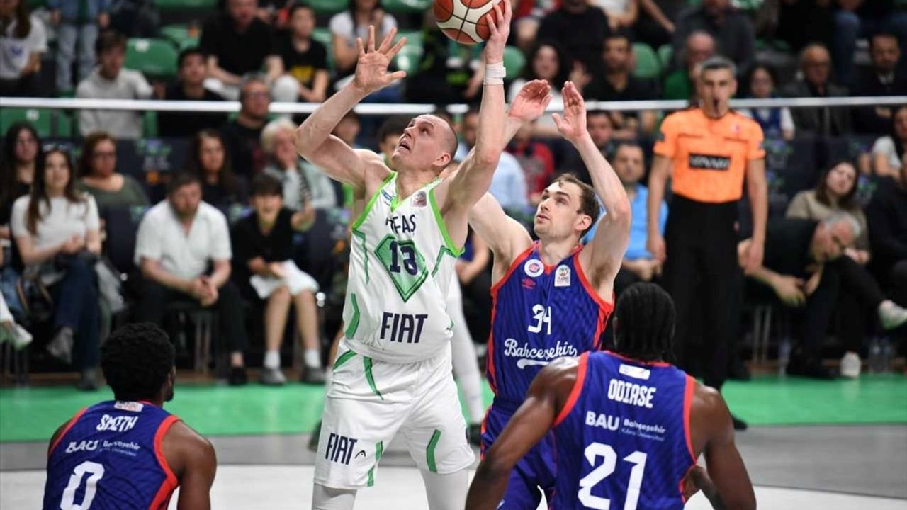 Bahçeşehir Koleji, TOFAŞ'ı Deplasmanda Yenerek Önemli Bir Galibiyet Aldı