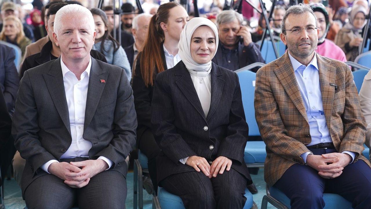 Bakan Göktaş, Pendik'te El Emeği Çarşısı ve "Kalpten Kadraja" Fotoğraf Sergisi Açılışında Kadınların Gücünü Vurguladı