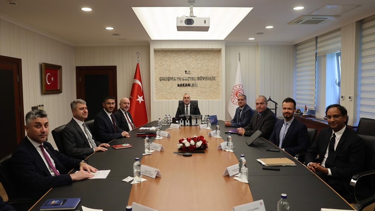 Bakan Işıkhan, Dünya Bankası Türkiye Direktörü Lopez ile İstihdam ve Sosyal Güvenlik Konularını Görüştü