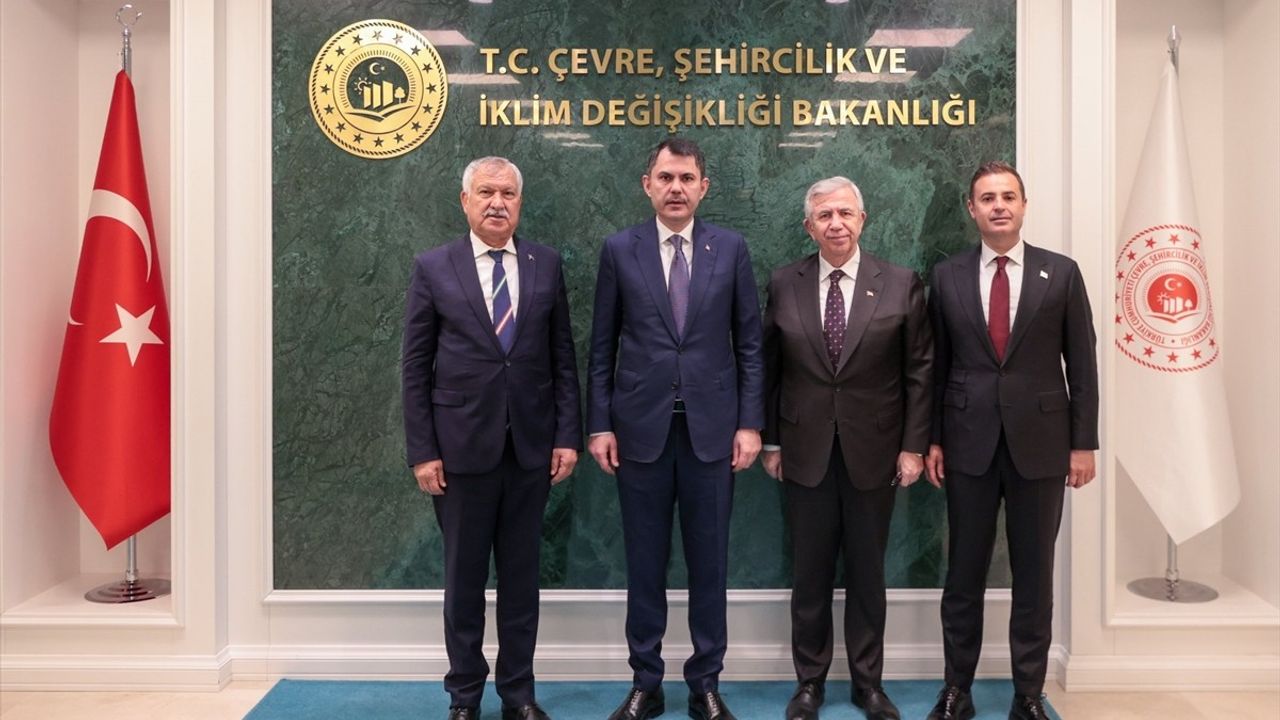 Bakan Kurum, Büyükşehir Belediye Başkanları ile İşbirliği Vurguladı