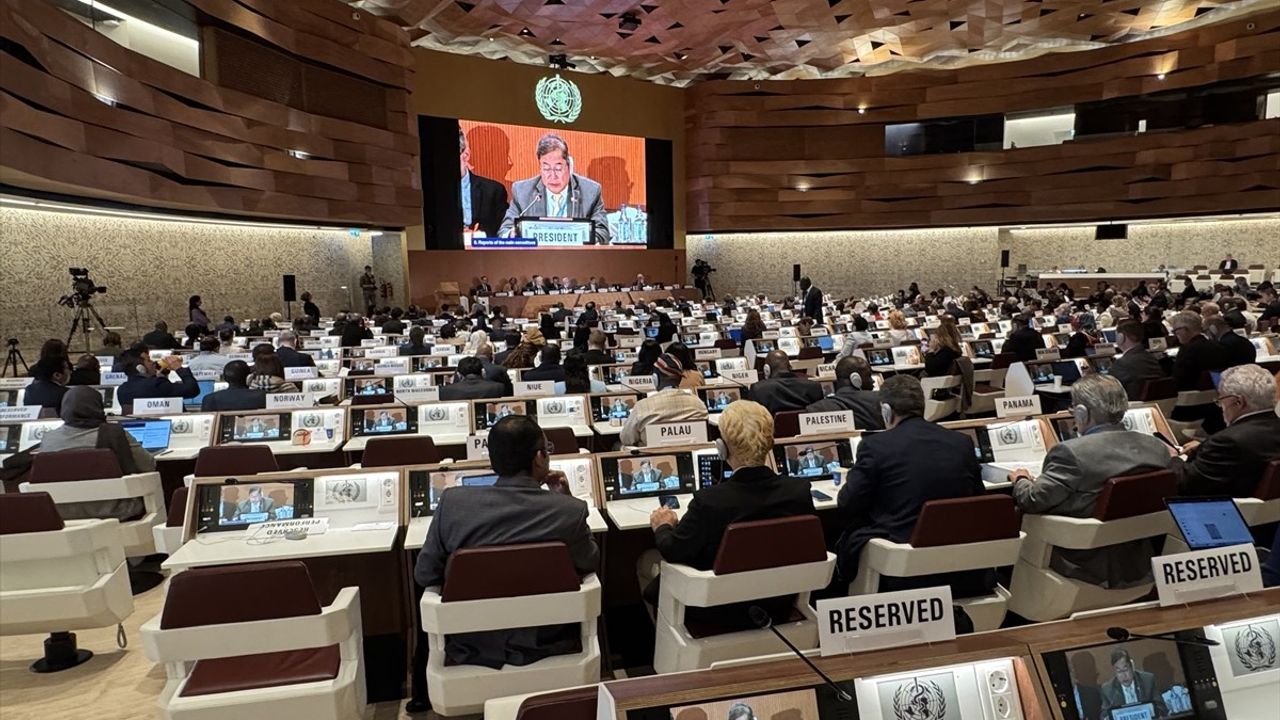 Bakan Memişoğlu, 78. Dünya Sağlık Asamblesi'nde Türkiye'nin Sağlık Politikalarını Tanıttı