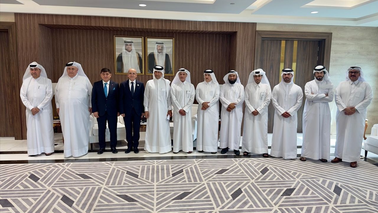 Bakan Şimşek, Doha'da Türkiye'deki Yatırım Fırsatlarını Tanıttı