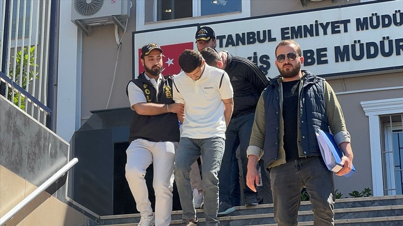 Bakırköy'de Kuyumcudan 10 Milyon Lira Değerinde Ziynet Eşyası Çalan 3 Zanlı Tutuklandı