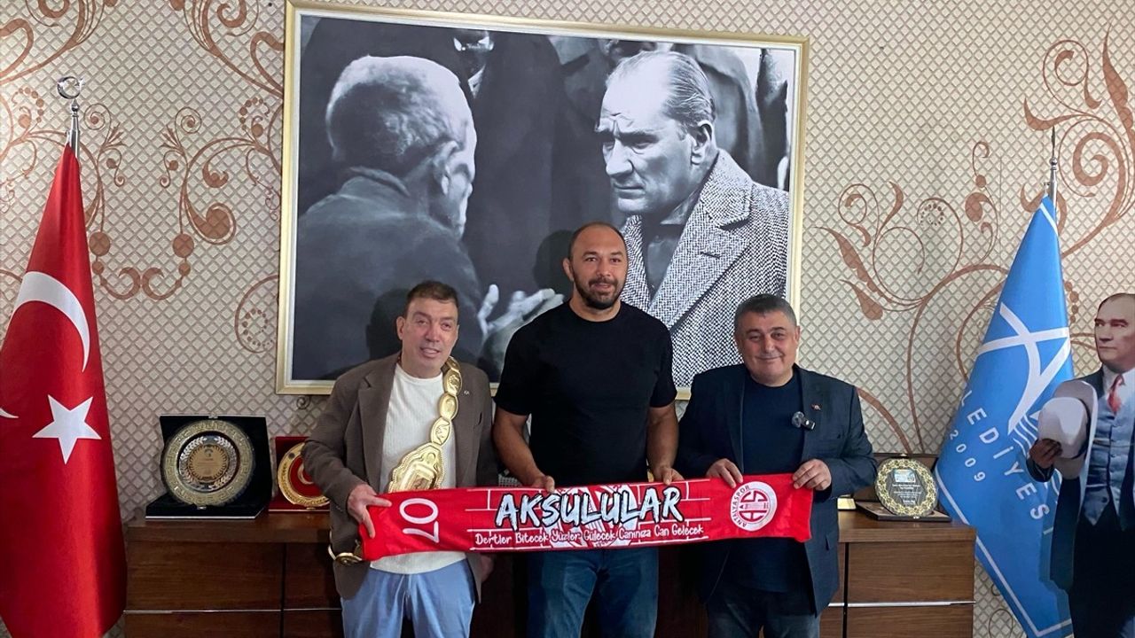 Başpehlivan Ali Gürbüz, Aksu Belediyesi ile Yeni Dönem Sözleşmesi İmzaladı