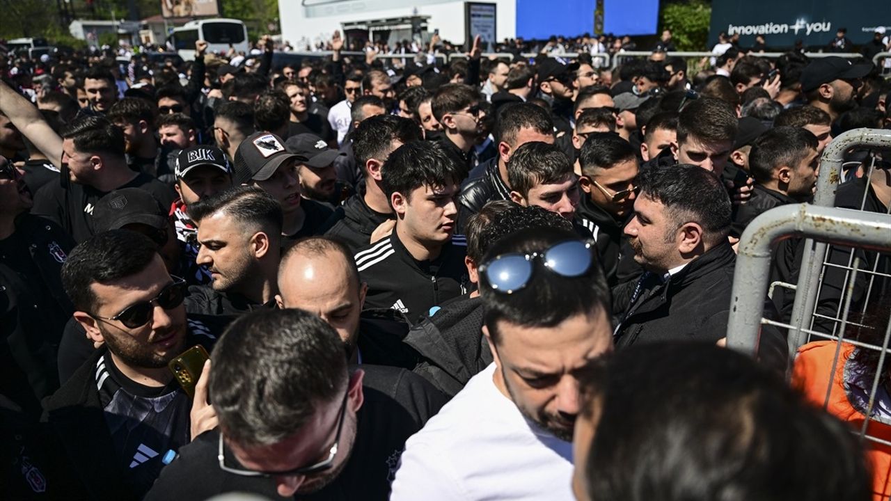 Beşiktaş Tarafından Ülker Stadı'na Hareket Edildi