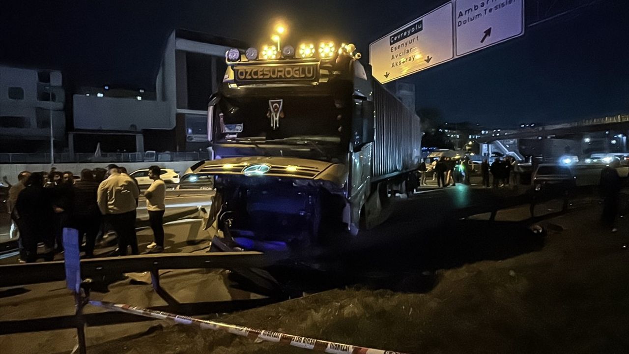 Beylikdüzü'nde Tır Kazası: Motosiklet Sürücüsü Hayatını Kaybetti