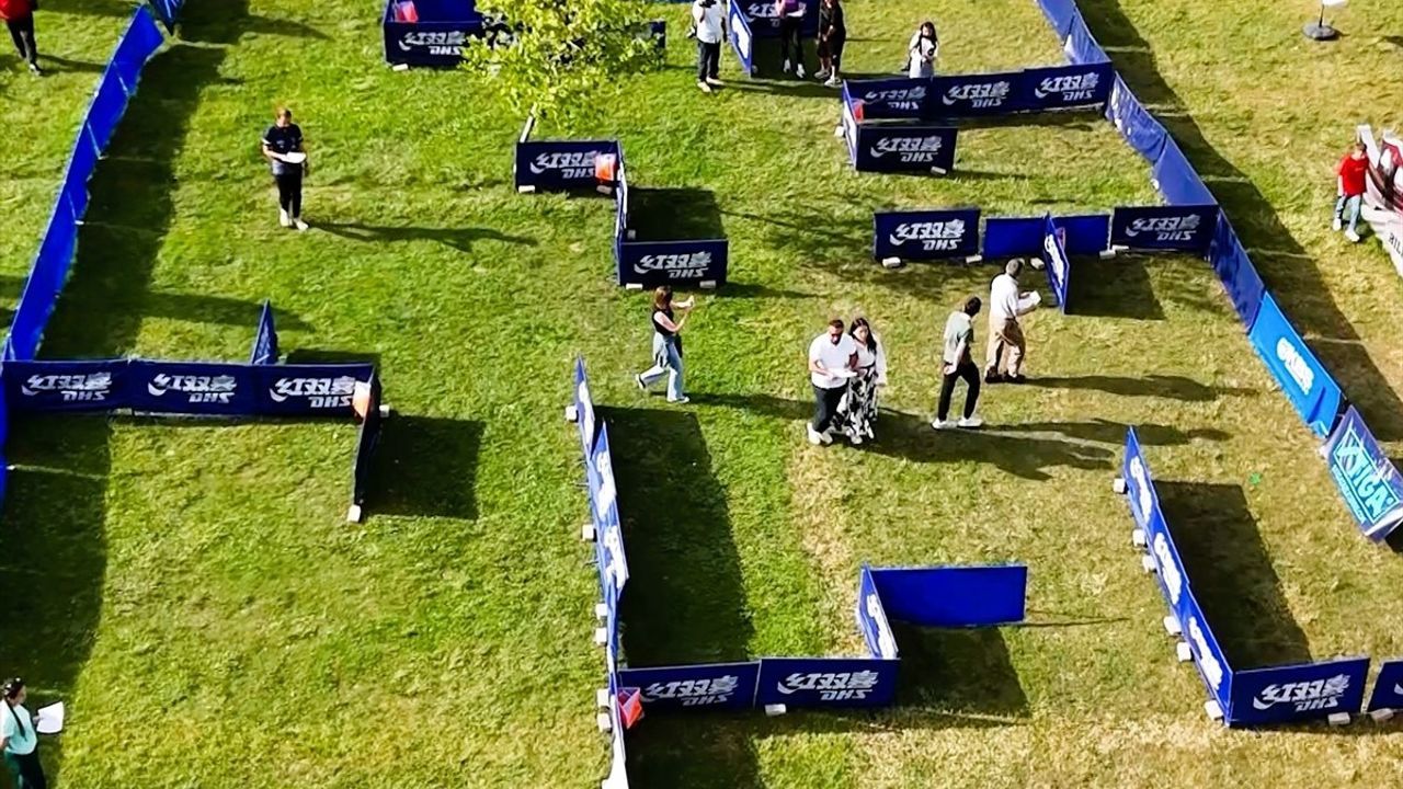 Bilecik'te Aileler Oryantiring Parkurunda Yarıştı