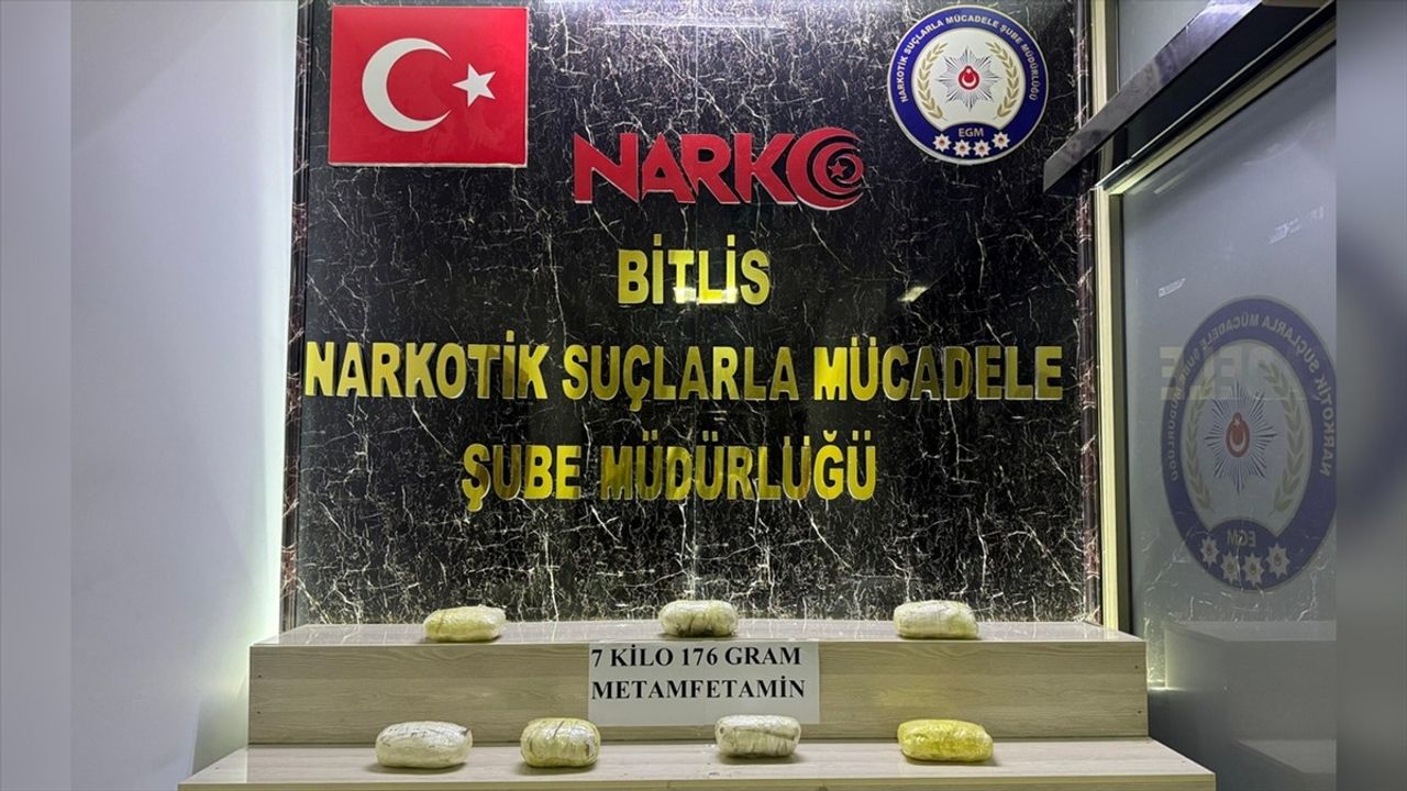 Bitlis'te Otomobilde 7 Kilo Sentetik Uyuşturucu Ele Geçirildi