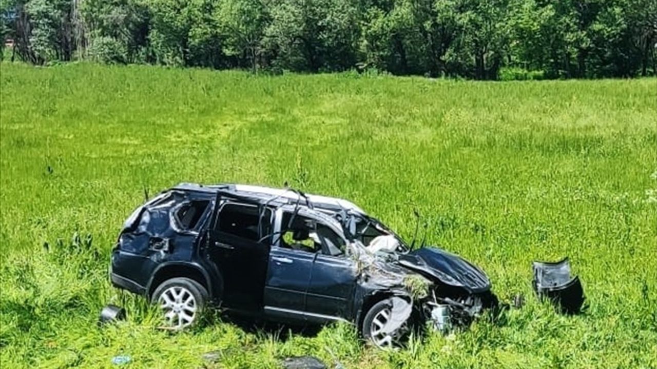 Bitlis'te Trafik Kazasında İki Polis Memuru Yaralandı