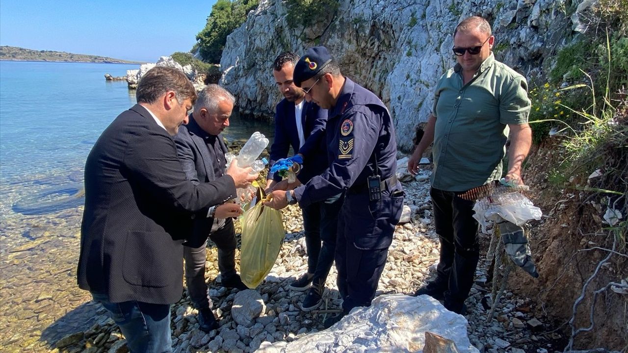 Bodrum'da Deniz ve Kıyı Temizliği Etkinliği: 2 Ton Atık Toplandı