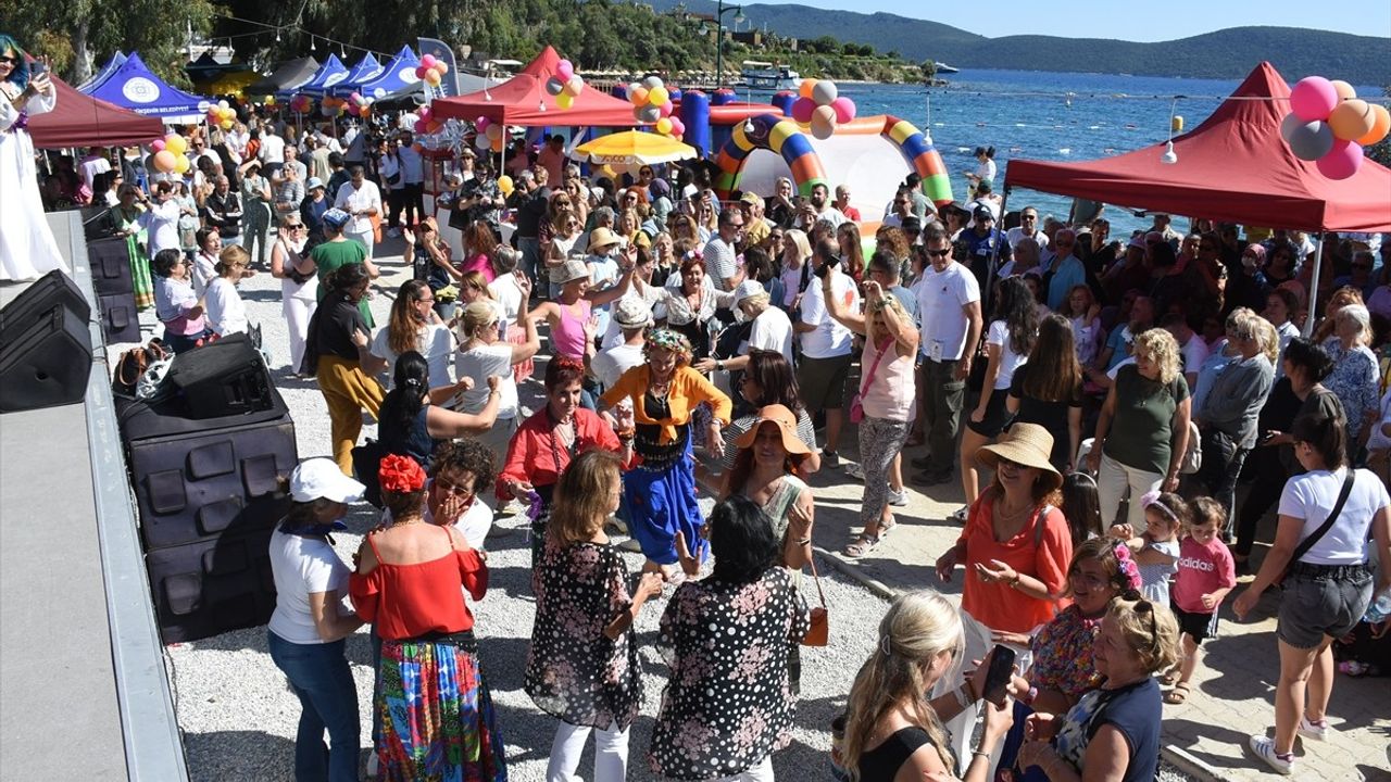 Bodrum'da Uluslararası Hıdırellez Şenliği Renkli Görüntülere Ev Sahipliği Yaptı