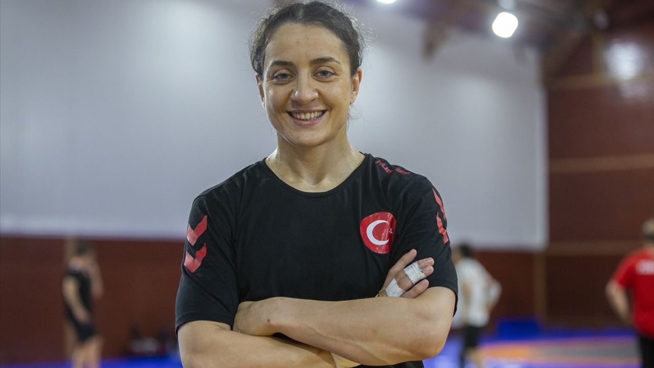 Bolu'daki Kadın Güreş Milli Takımı, Uluslararası Şampiyonalar İçin Hazırlanıyor