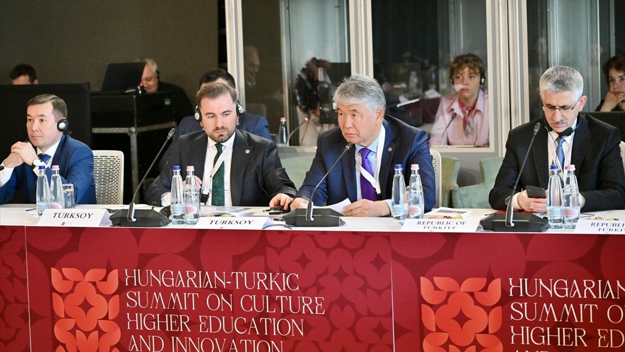 Budapeşte'de Macar-Türk Kültür Zirvesi Düzenlendi