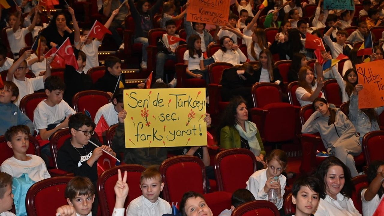 Bükreş'te 2. Türkçe ve Çocuk Şenliği Düzenlendi