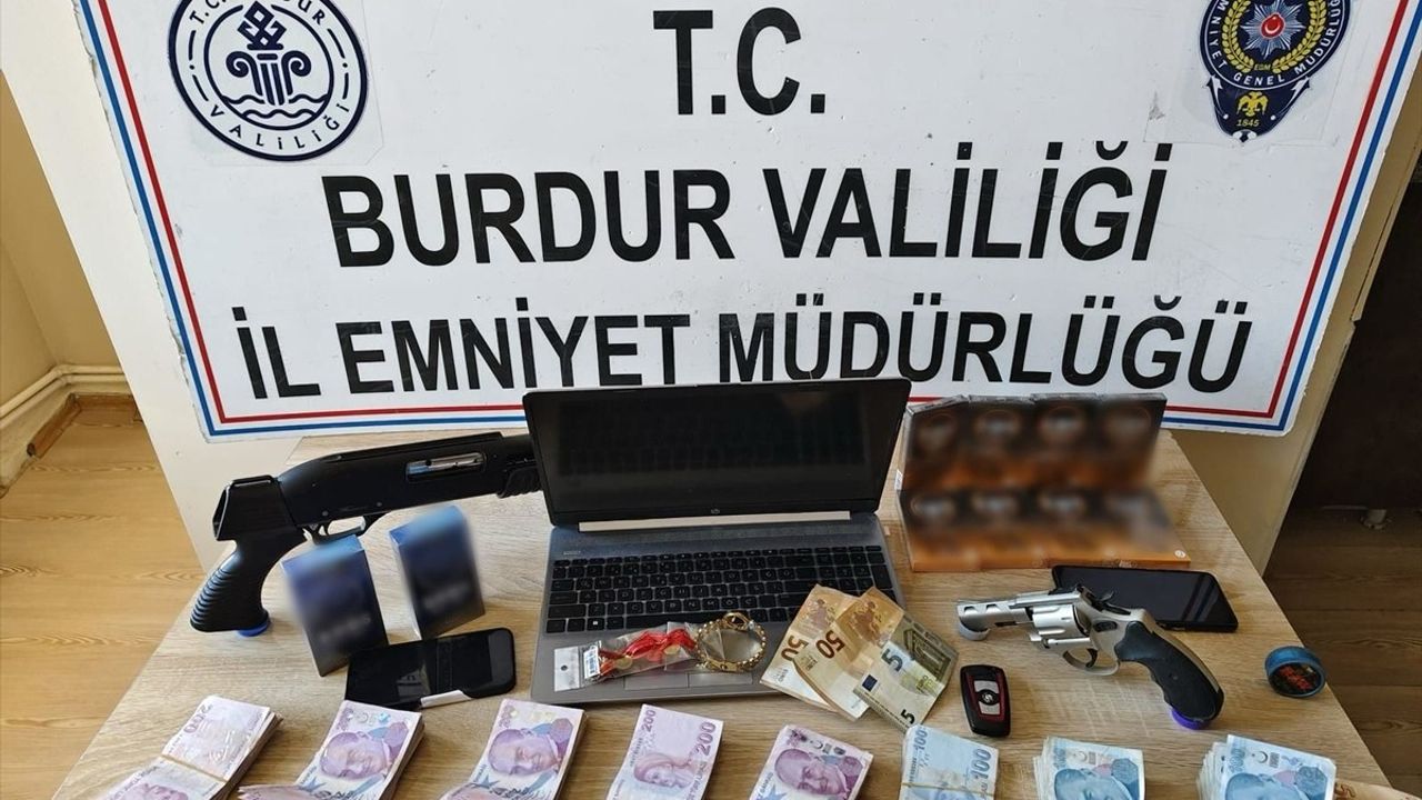 Burdur Gölhisar'da Fuhuş Operasyonu: 8 Zanlı Tutuklandı
