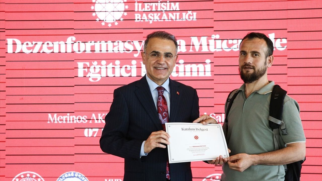 Bursa'da Dezenformasyonla Mücadele Eğitici Eğitimi Düzenlendi