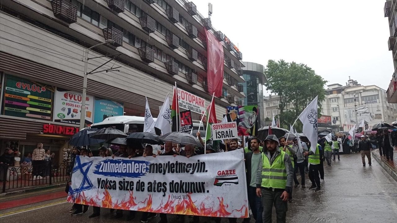 Bursa'da Filistin'e Destek Yürüyüşü Düzenlendi