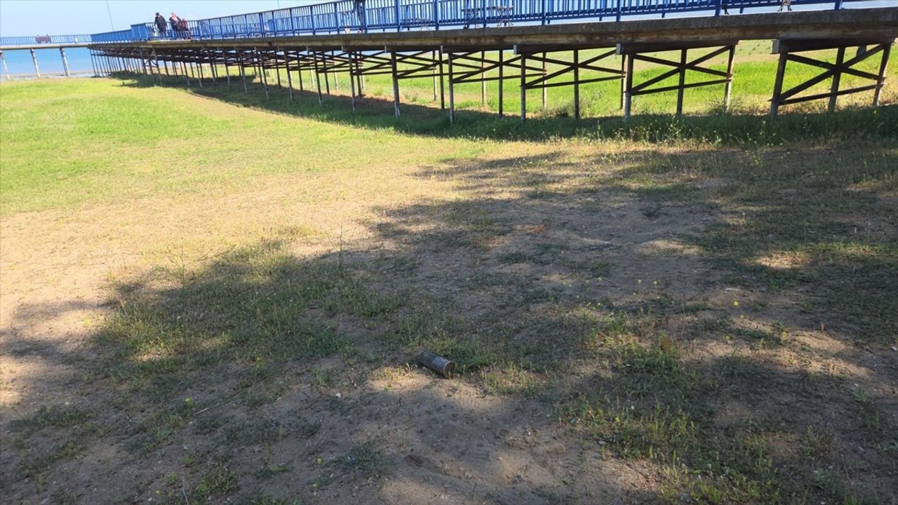 Bursa'da İznik Gölü'nde Patlamamış Top Mermisi İmha Edildi