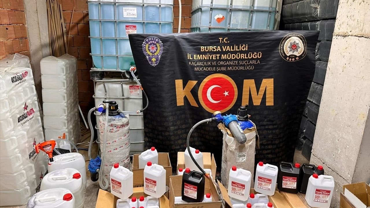 Bursa'da Kaçakçılık Operasyonunda İki Şüpheli Gözaltına Alındı
