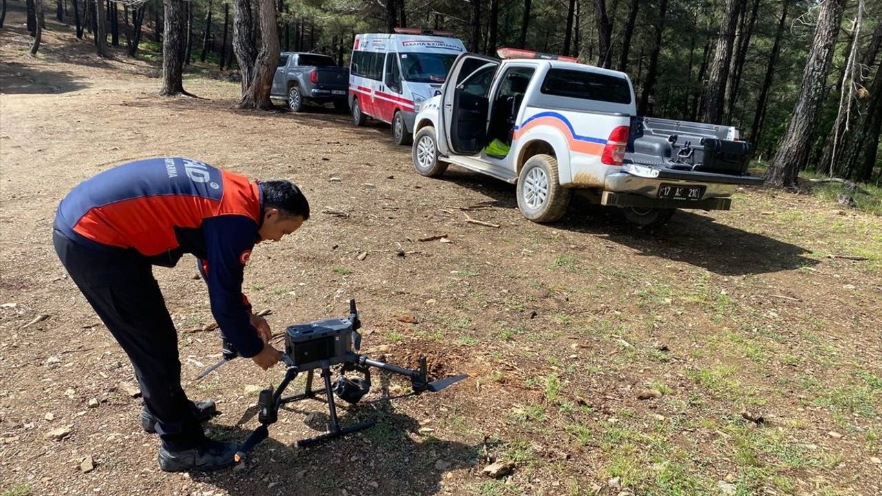 Çanakkale'de Doğa Yürüyüşünde Kaybolan Müdür Yardımcısı İçin Arama Çalışmaları Başlatıldı