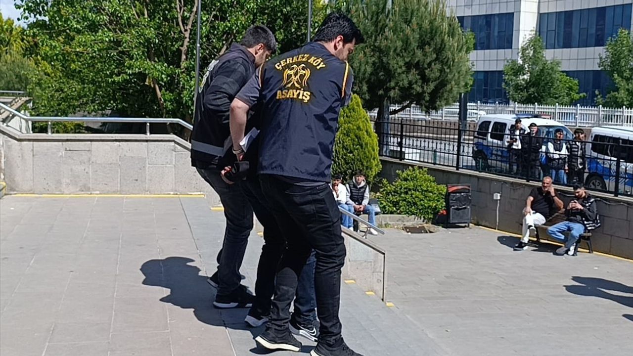 Çerkezköy'de Bıçaklı Kavga: 17 Yaşındaki Genç Ağır Yaralandı