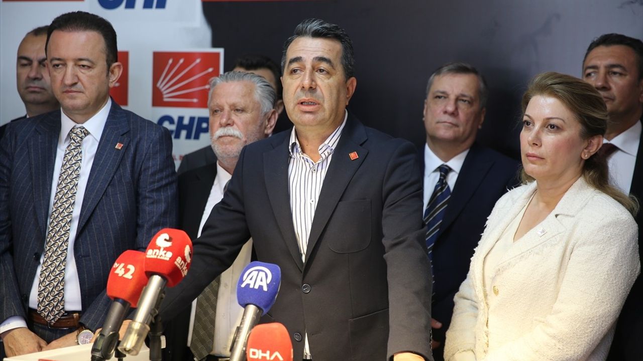 CHP Genel Başkan Yardımcısı Erhan Adem, Konya'da Barış Mesajı Verdi