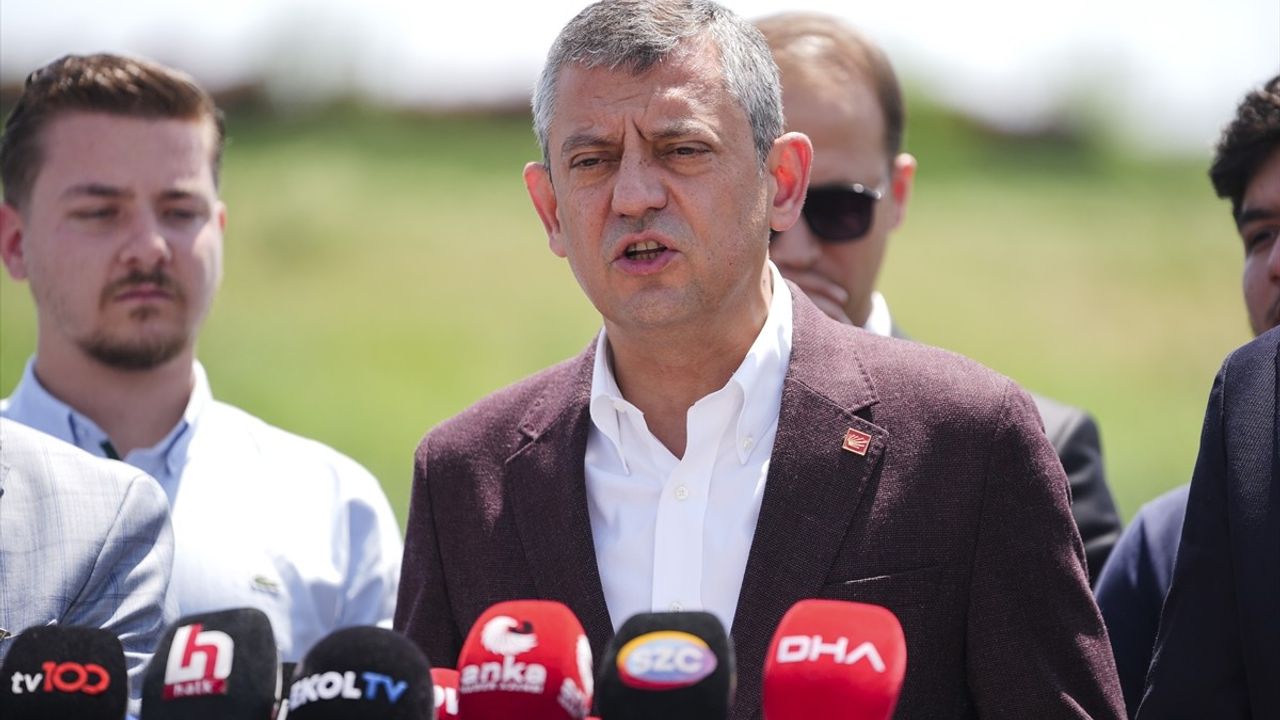 CHP Genel Başkanı Özgür Özel'den Ekrem İmamoğlu'na Destek