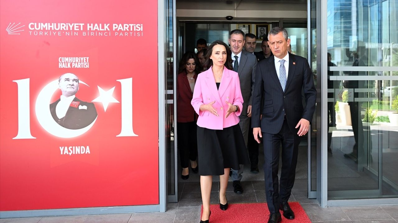 CHP Genel Başkanı Özgür Özel, Terörsüz Türkiye Sürecine İlişkin Meclis Komisyonu Kurulmasını Önerdi