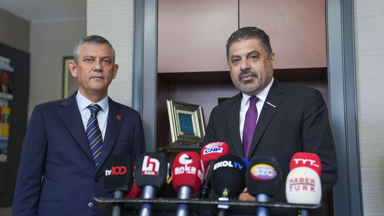 CHP Genel Başkanı Özgür Özel, TÜRKONFED ve İTO'yu Ziyaret Etti