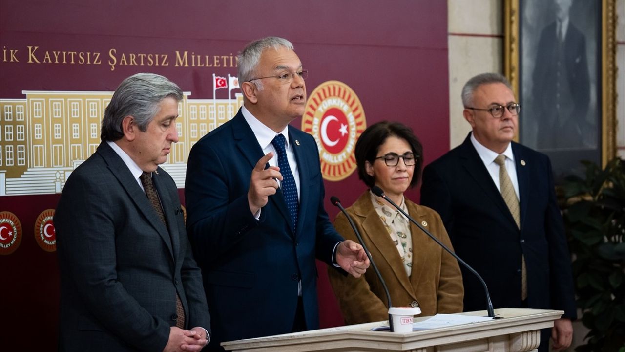 CHP'li Milletvekillerinden Aile Bakanlığına 'Toplumsal Cinsiyet' Tepkisi