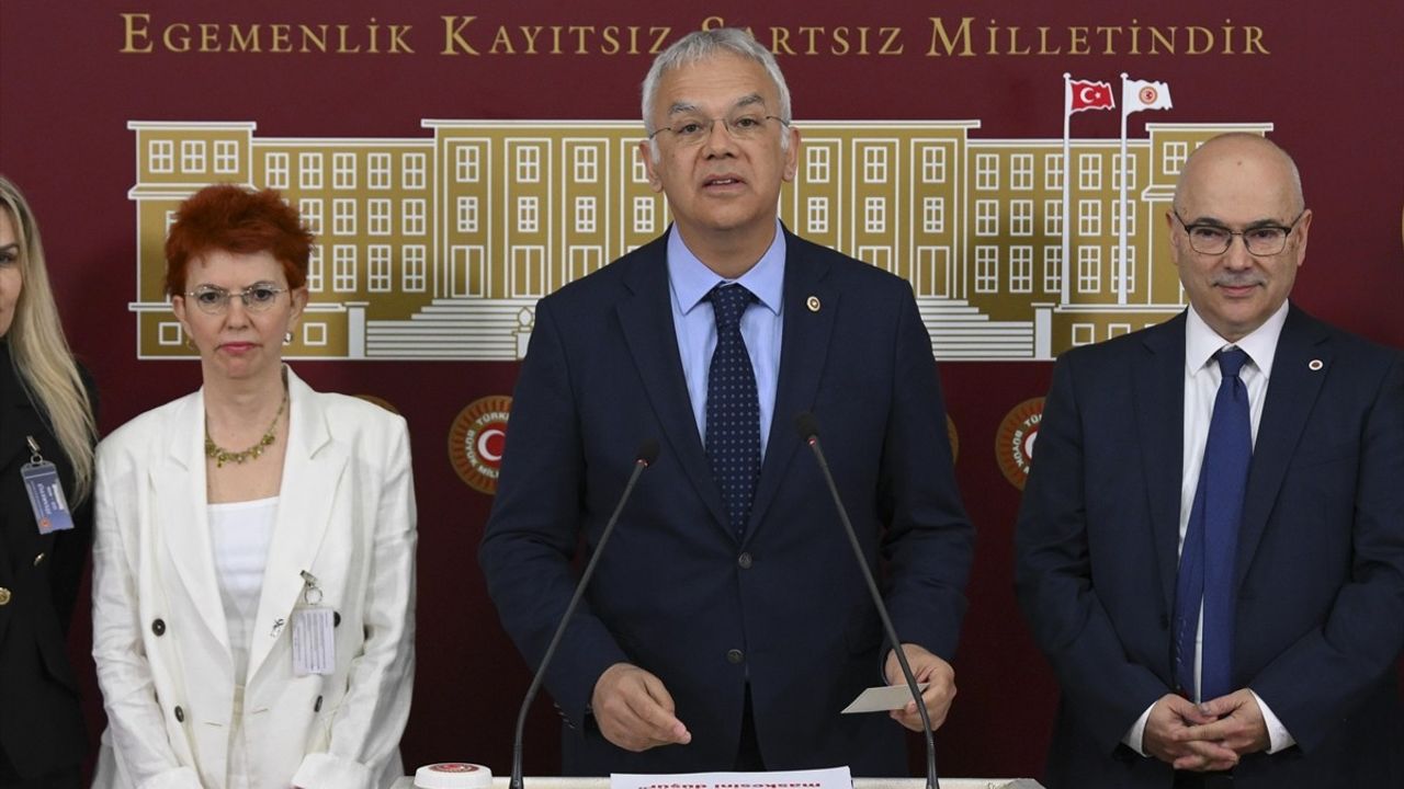 CHP'li Vekillerden Tütün ve Elektronik Sigara Kullanımına Karşı Mücadele Çağrısı