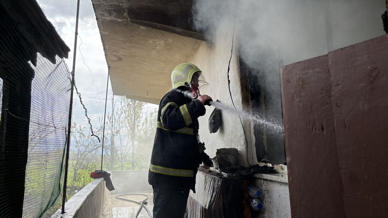 Çorum'da 2 Katlı Müstakil Evde Yangın